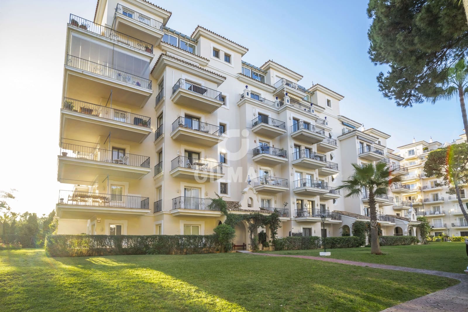 2 quarto Apartamento para venda em Nueva Andalucia com piscina garagem - 740 000 € (Ref: 9205825)