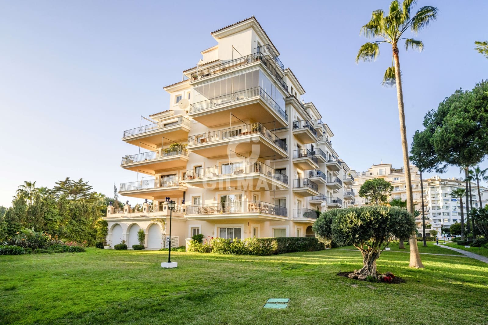 2 quarto Apartamento para venda em Nueva Andalucia com piscina garagem - 740 000 € (Ref: 9205825)