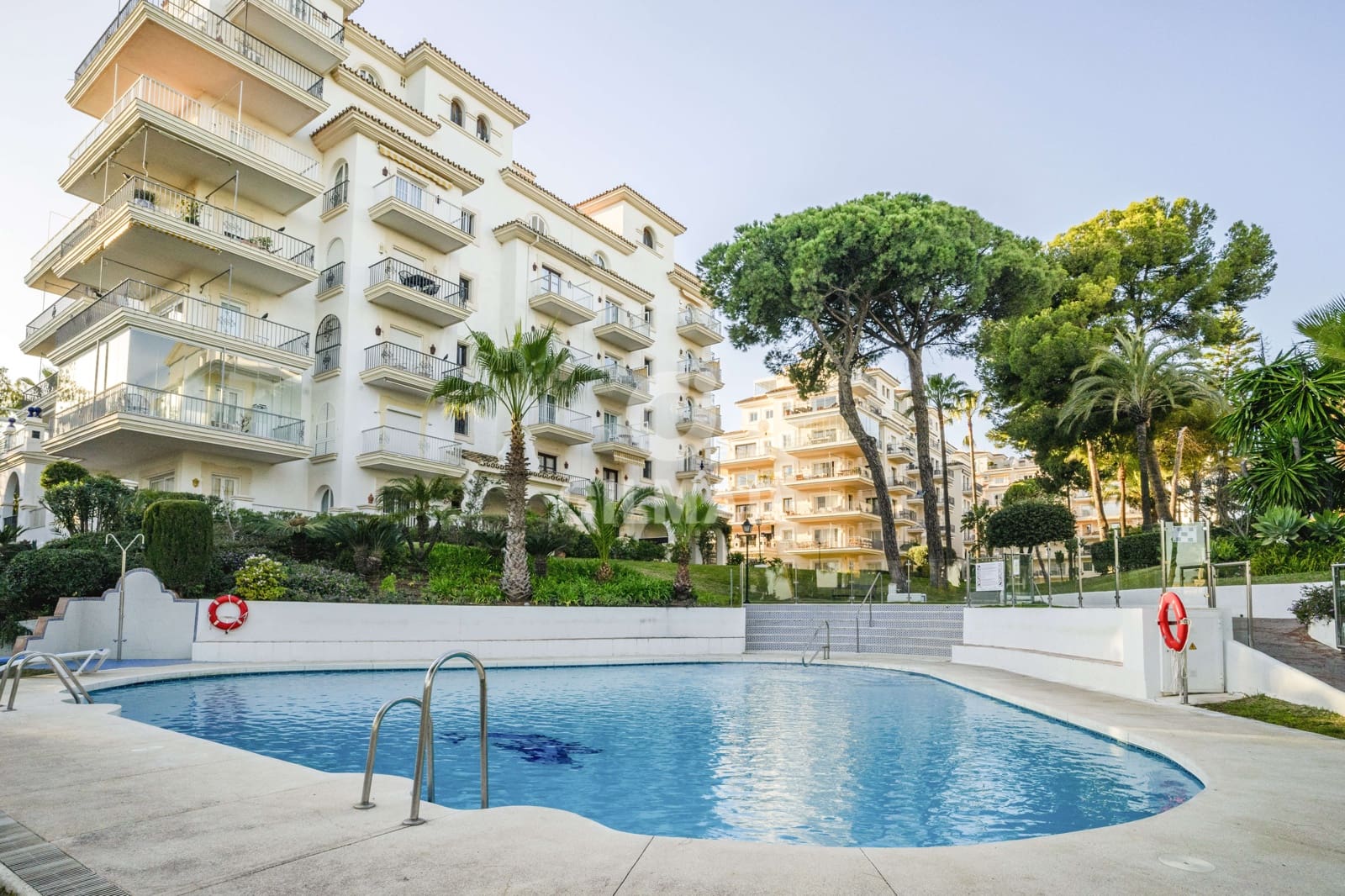 2 quarto Apartamento para venda em Nueva Andalucia com piscina garagem - 740 000 € (Ref: 9205825)