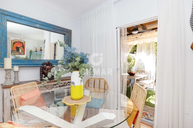 Adosado de 4 habitaciones en San Pedro de Alcántara Pueblo, Marbella en venta con piscina garaje - 649.000 € (Ref: 9205829)