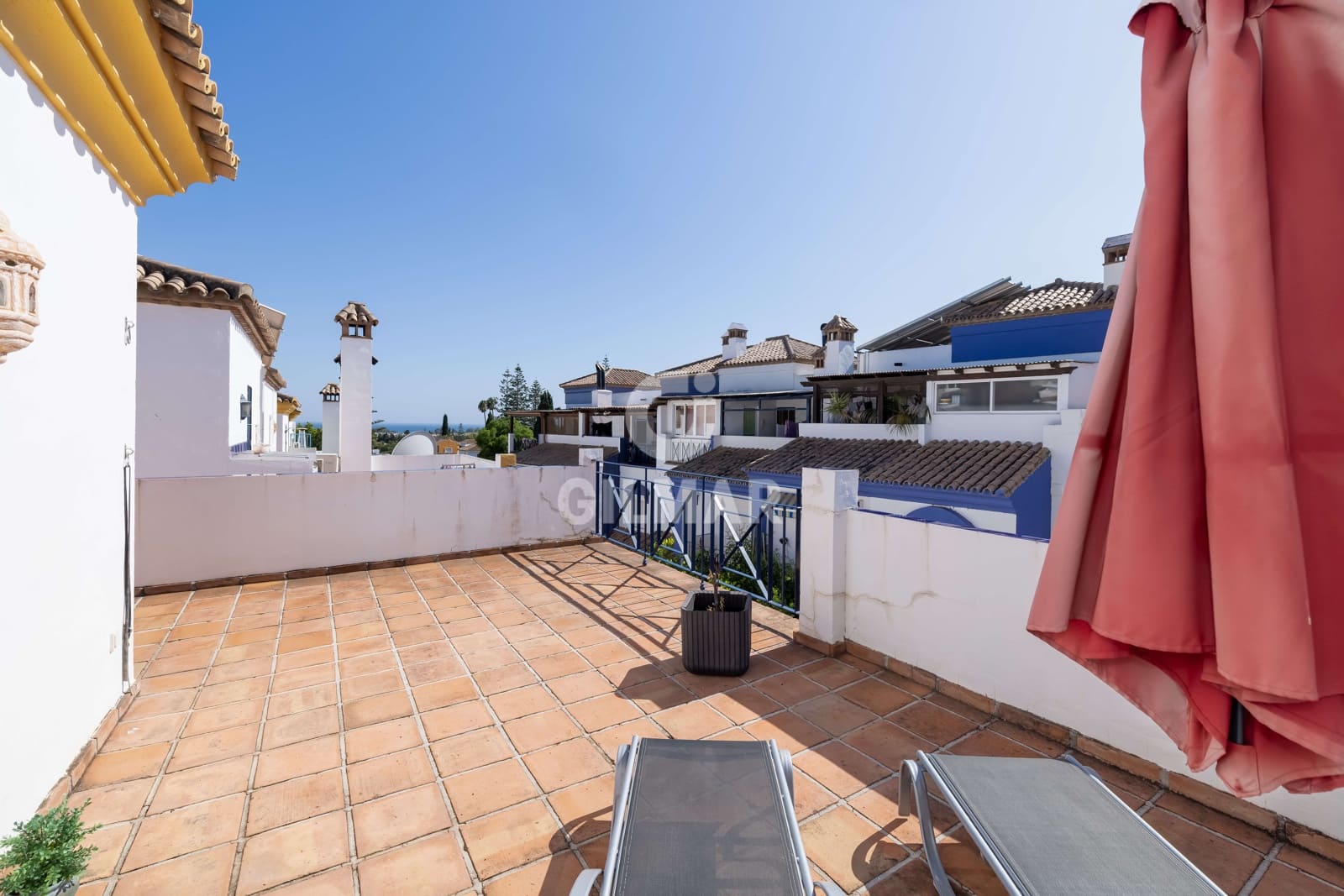 4 soveværelse Rækkehus til salg i San Pedro de Alcantara med swimmingpool garage - € 649.000 (Ref: 9205829)