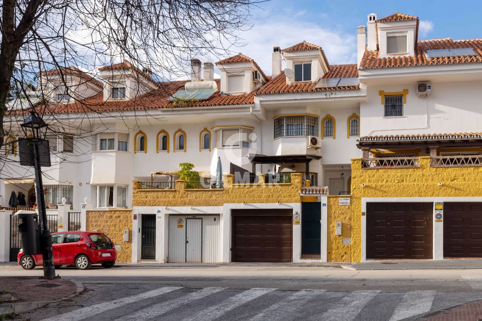 5 soveværelse Rækkehus til salg i Las Lagunas de Mijas med swimmingpool garage - € 509.000 (Ref: 9205830)