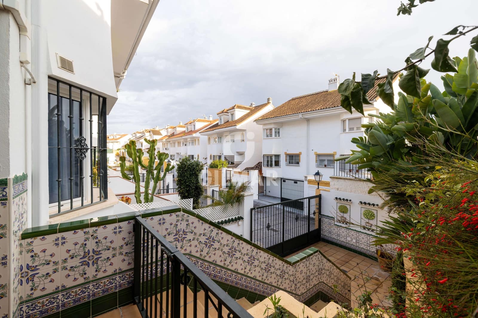 5 soveværelse Rækkehus til salg i Las Lagunas de Mijas med swimmingpool garage - € 509.000 (Ref: 9205830)