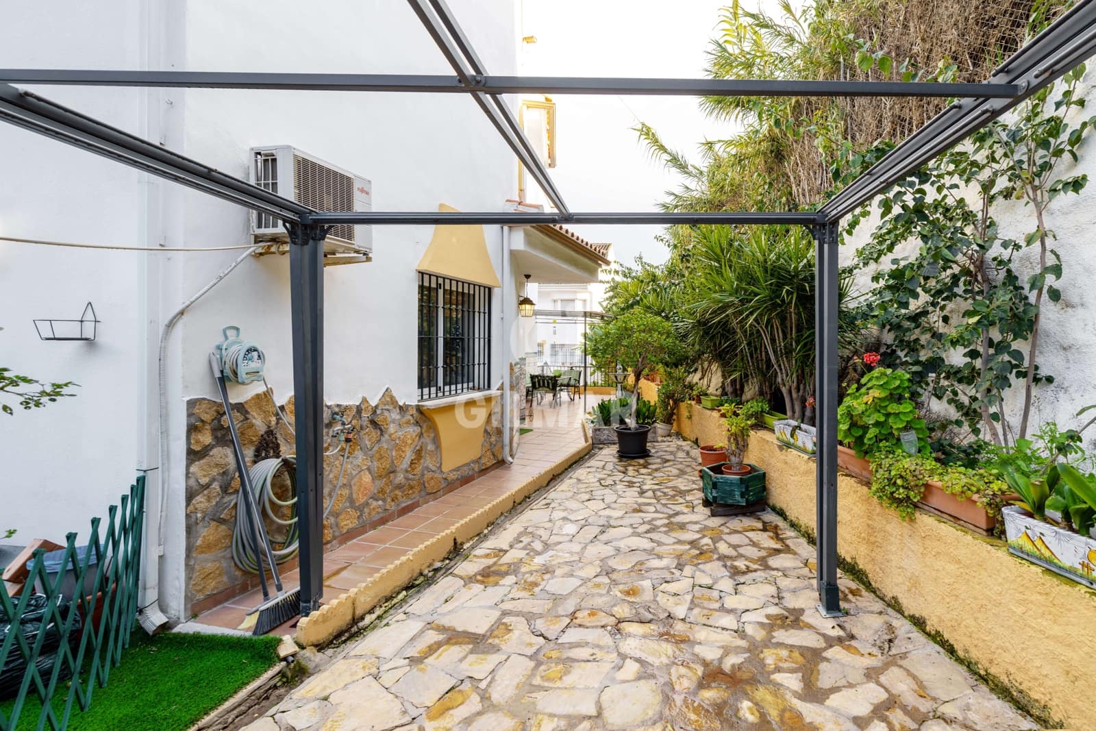 5 soveværelse Rækkehus til salg i Las Lagunas de Mijas med swimmingpool garage - € 509.000 (Ref: 9205830)