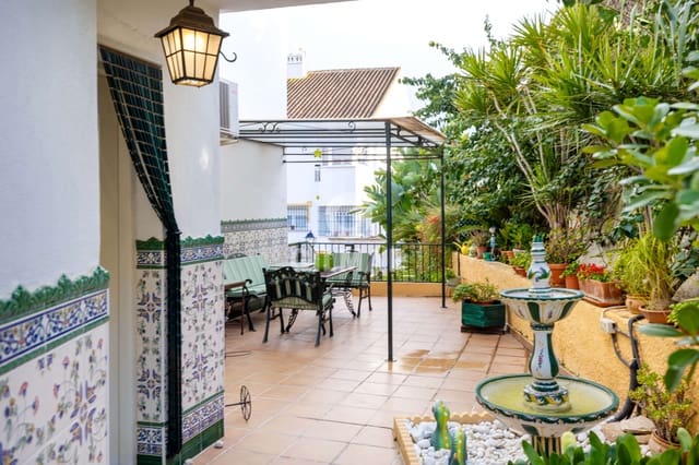 5 chambre Villa/Maison Mitoyenne à vendre à Las Lagunas de Mijas, Mijas avec piscine garage - 509 000 € (Ref: 9205830)