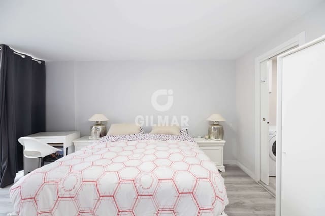 2 bedroom Flat for sale in Torremolinos with pool - € 218,000 (Ref: 9205839)