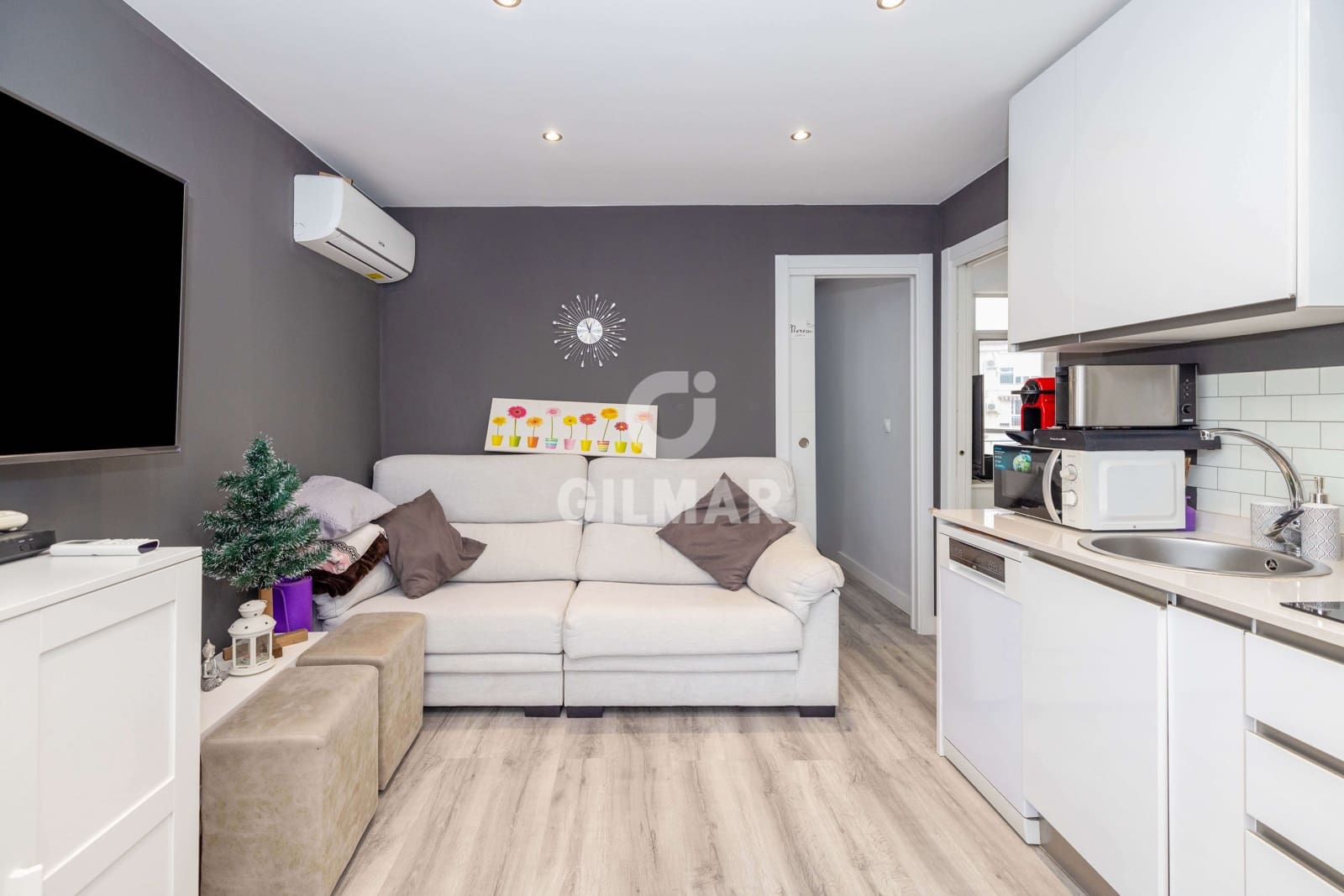 2 bedroom Flat for sale in Torremolinos with pool - € 218,000 (Ref: 9205839)