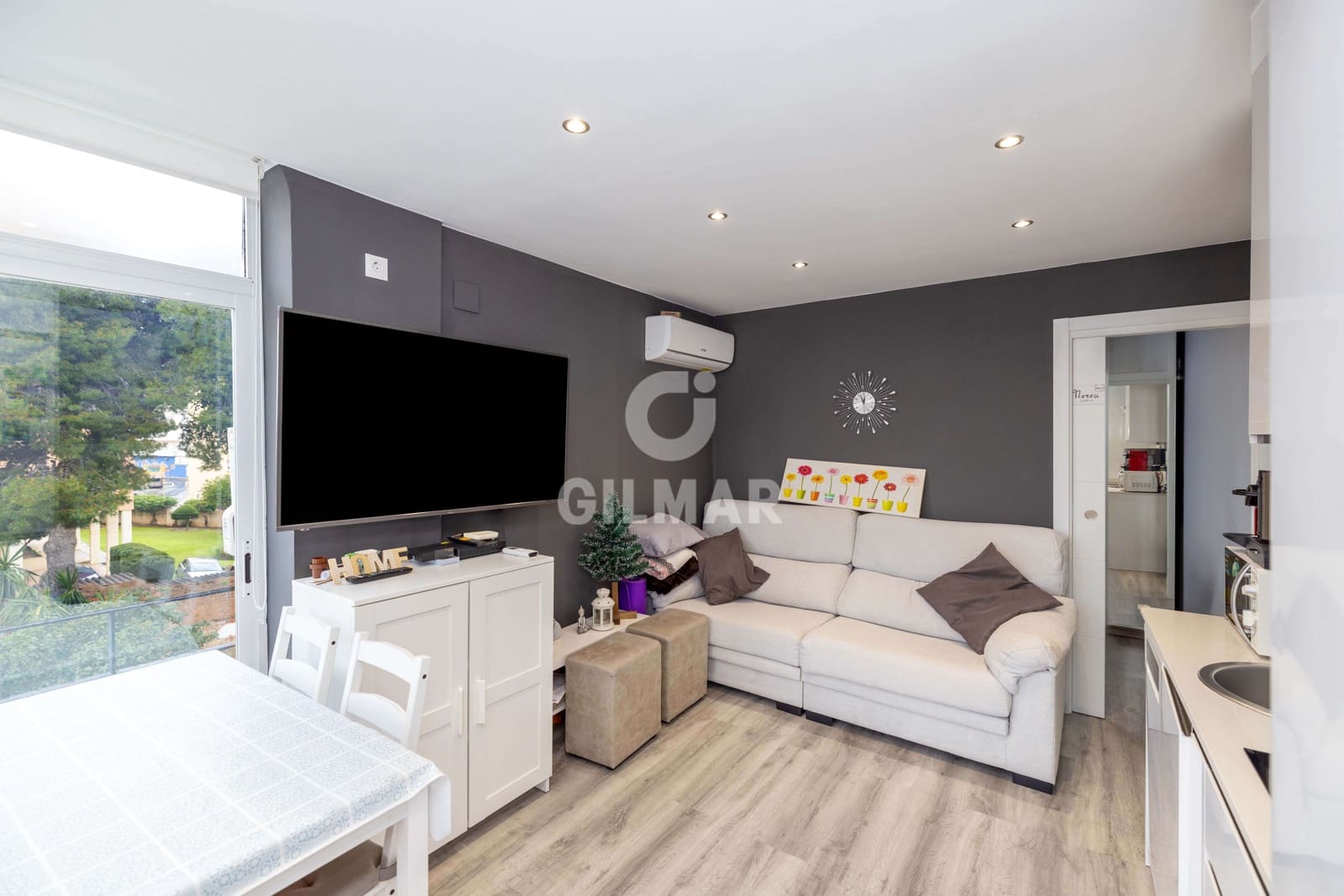 2 bedroom Flat for sale in Torremolinos with pool - € 218,000 (Ref: 9205839)