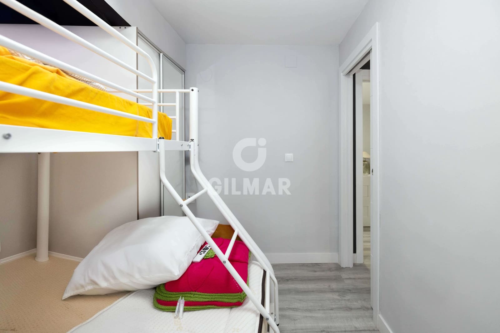 2 bedroom Flat for sale in Torremolinos with pool - € 218,000 (Ref: 9205839)