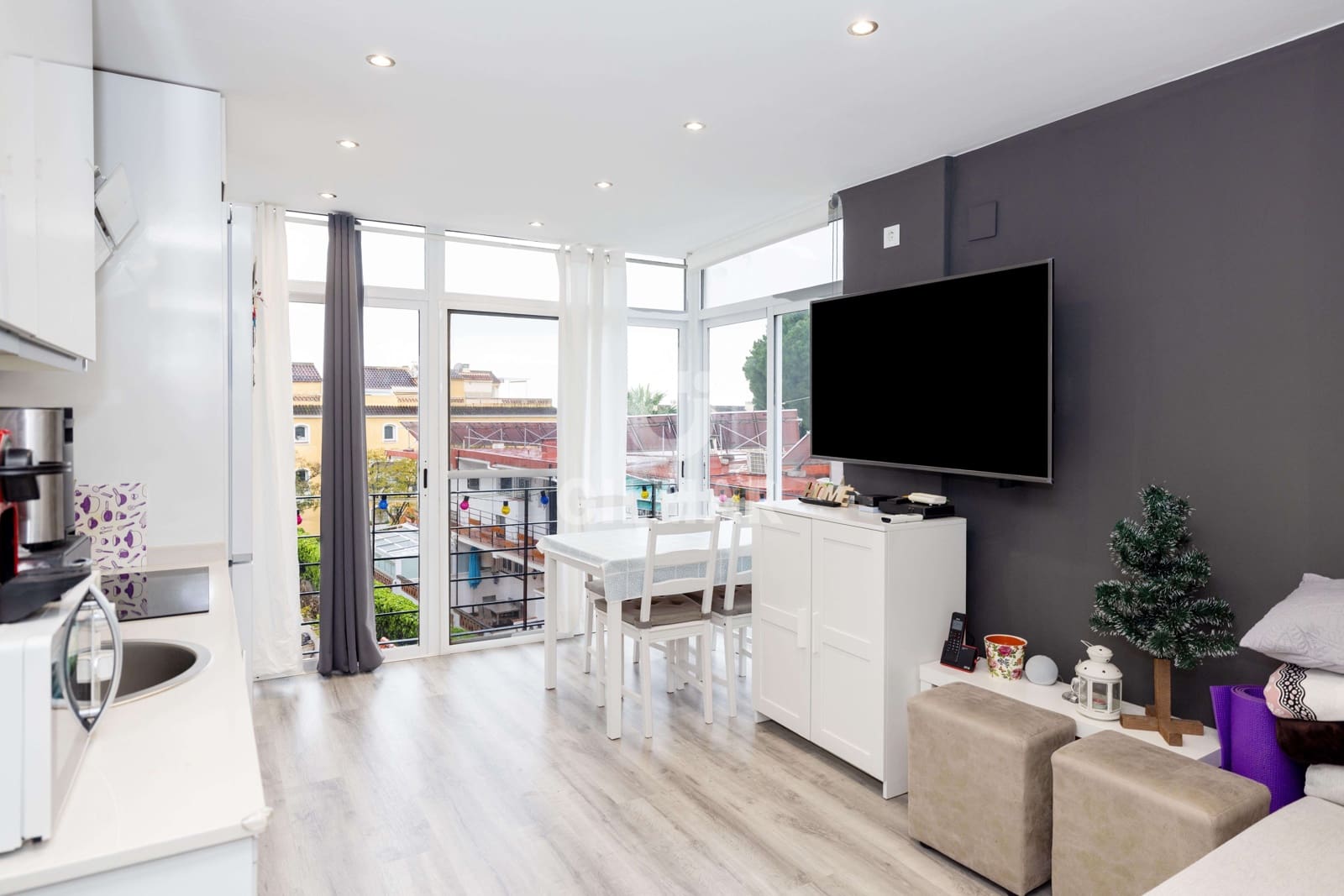 2 bedroom Flat for sale in Torremolinos with pool - € 218,000 (Ref: 9205839)