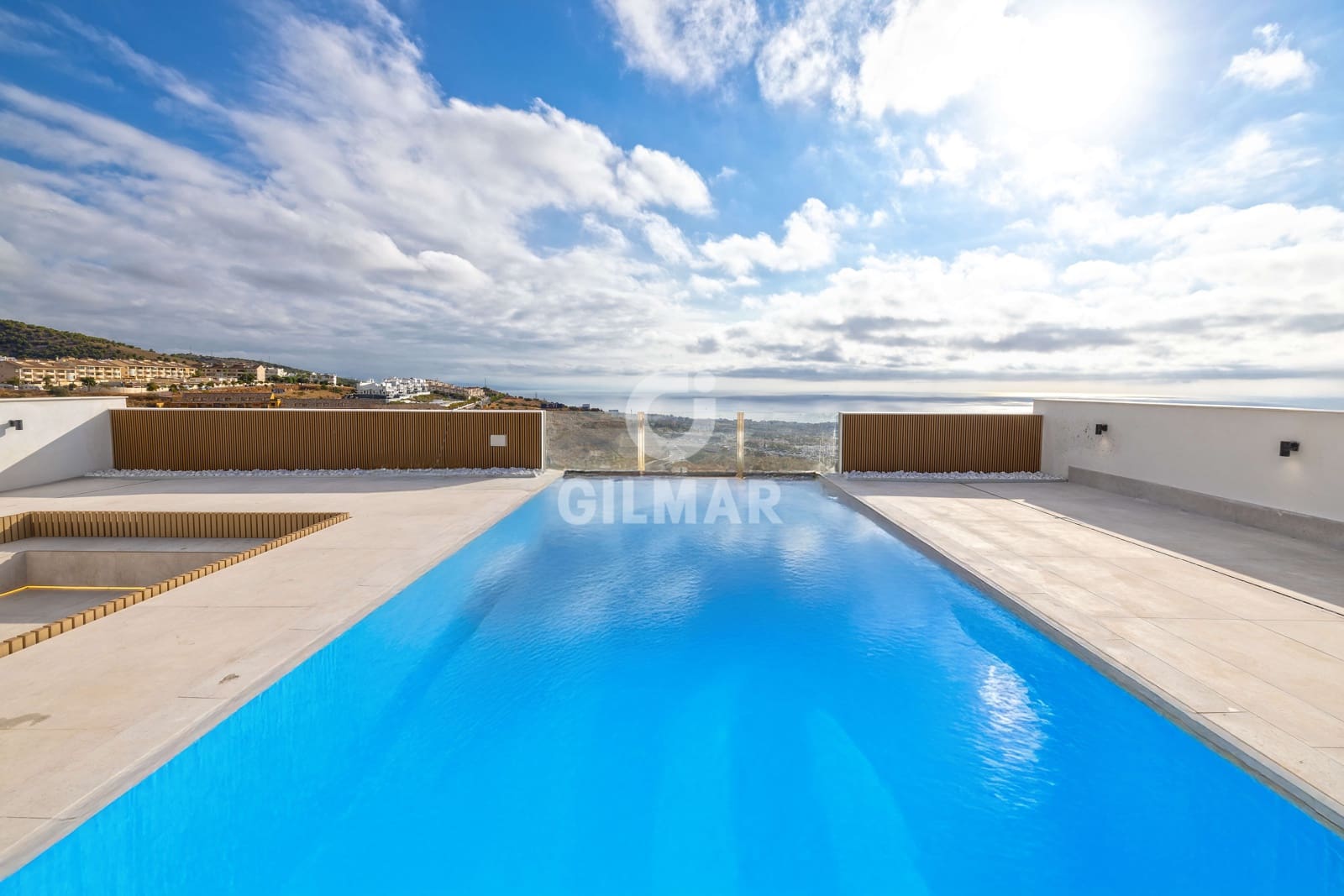 4 sypialnia Willa na sprzedaż w Benalmadena Costa z basenem garażem - 1 695 000 € (Ref: 9205840)