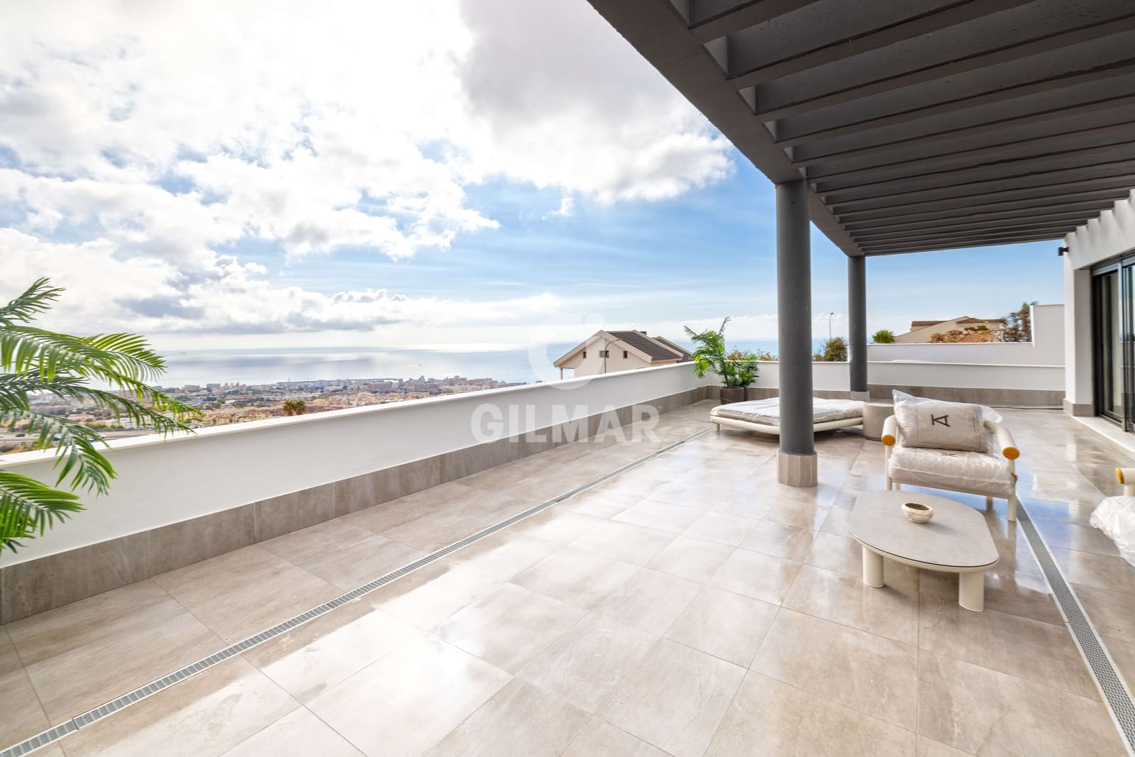 4 sypialnia Willa na sprzedaż w Benalmadena Costa z basenem garażem - 1 695 000 € (Ref: 9205840)