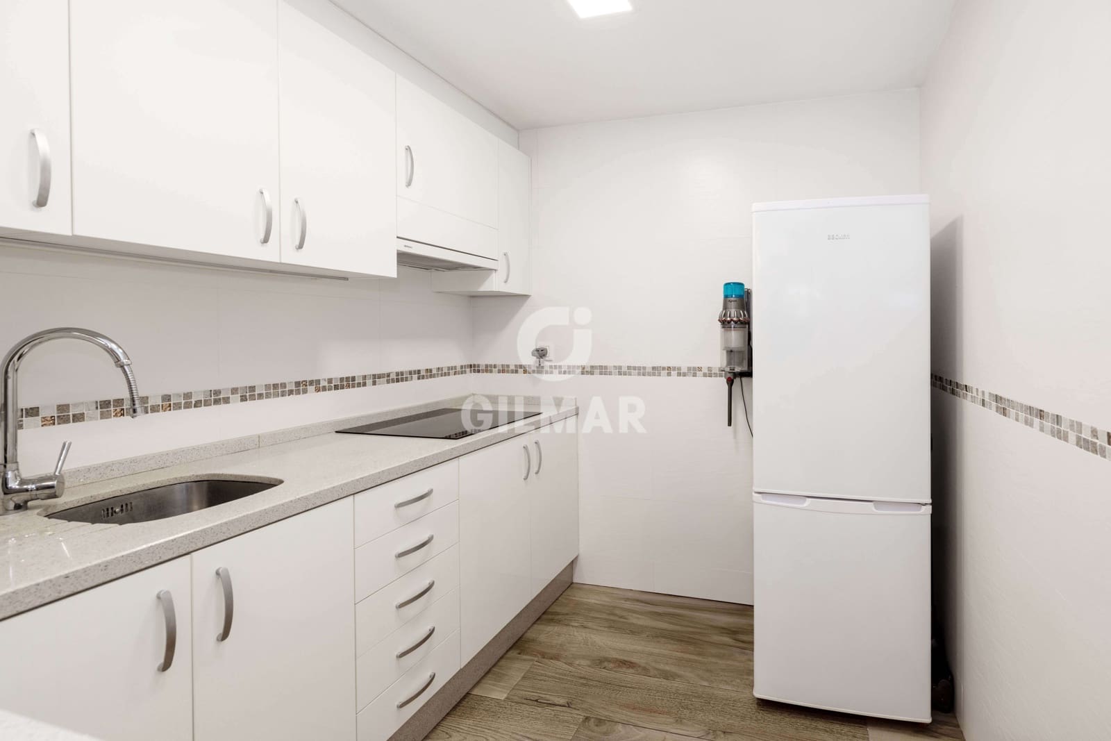 2 makuuhuone Rivitalo myytävänä paikassa Fuengirola - 520 000 € (Ref: 9205843)