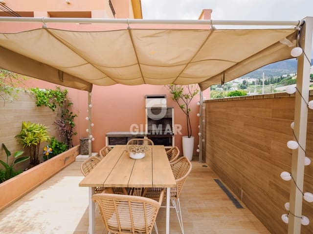 Adosado de 3 habitaciones en Benalmádena pueblo, Benalmádena en venta con piscina garaje - 799.000 € (Ref: 9205846)