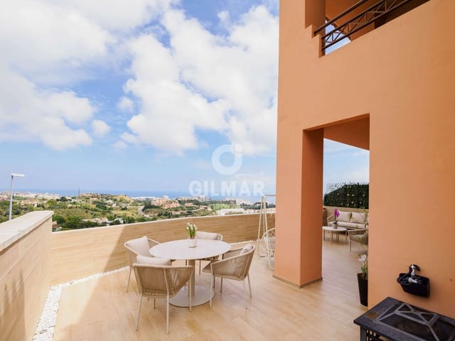 Adosado de 3 habitaciones en Benalmádena pueblo, Benalmádena en venta con piscina garaje - 799.000 € (Ref: 9205846)