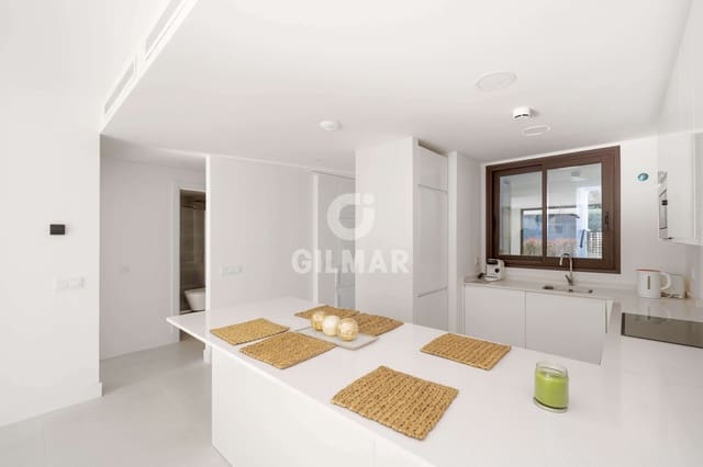 Piso de 2 habitaciones en El Higuerón, Fuengirola en venta con piscina garaje - 559.000 € (Ref: 9205848)