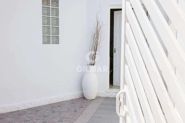 Chalet de 4 habitaciones en Benalmadena Costa, Benalmádena en venta con piscina garaje - 3.590.000 € (Ref: 9205849)