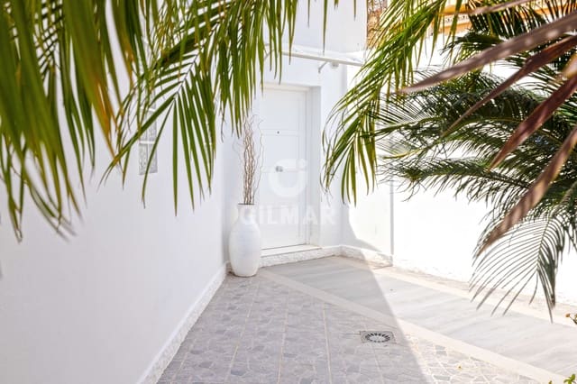 Chalet de 4 habitaciones en Benalmadena Costa, Benalmádena en venta con piscina garaje - 3.590.000 € (Ref: 9205849)