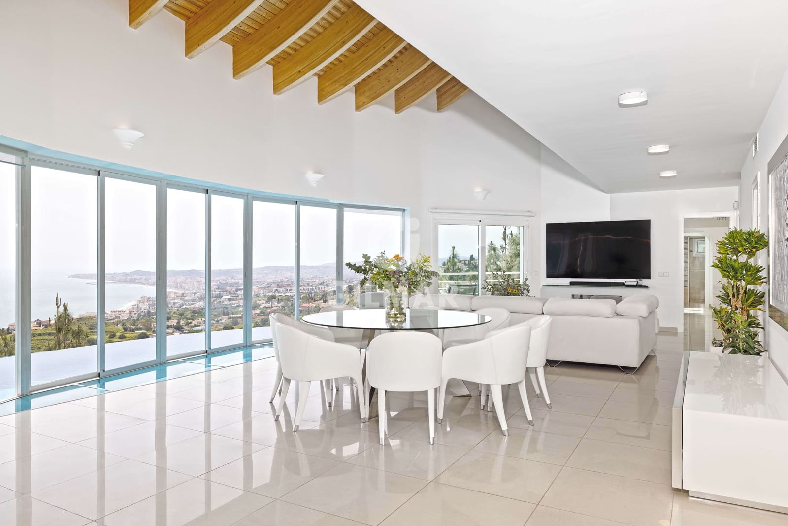 4 slaapkamer Villa te koop in Benalmadena Costa met zwembad garage - € 3.590.000 (Ref: 9205849)