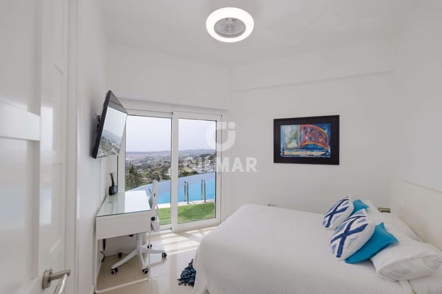 Chalet de 4 habitaciones en Benalmadena Costa, Benalmádena en venta con piscina garaje - 3.590.000 € (Ref: 9205849)