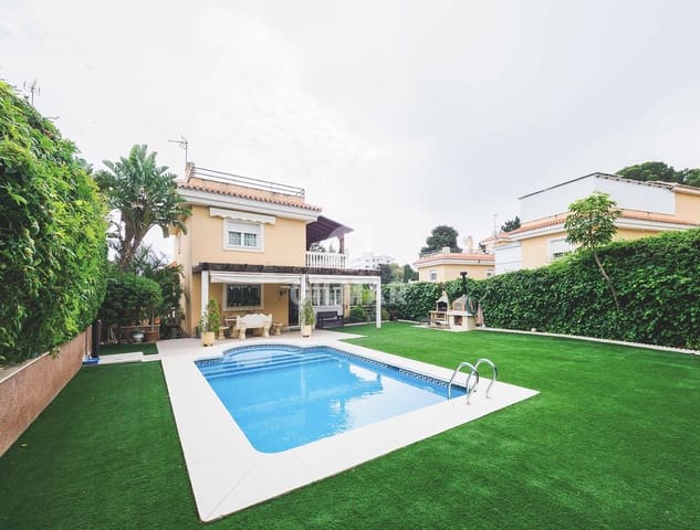 4 soverom Villa til salgs i Torremolinos med svømmebasseng garasje - € 1 300 000 (Ref: 9205853)
