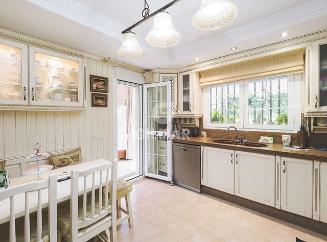 4 soverom Villa til salgs i Torremolinos med svømmebasseng garasje - € 1 300 000 (Ref: 9205853)