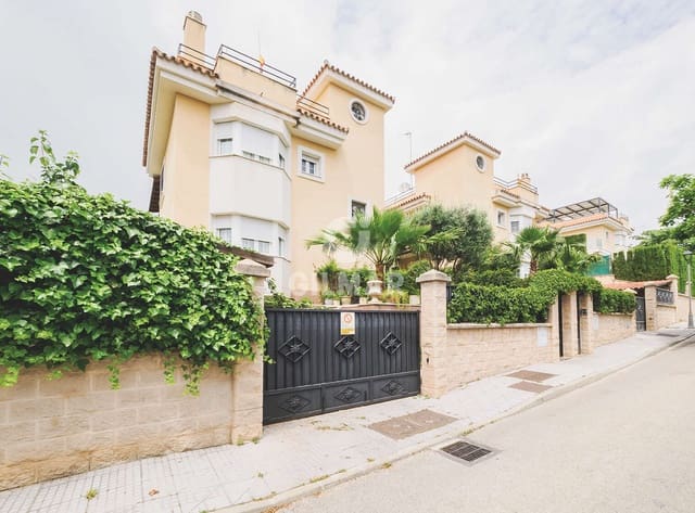 4 soverom Villa til salgs i Torremolinos med svømmebasseng garasje - € 1 300 000 (Ref: 9205853)