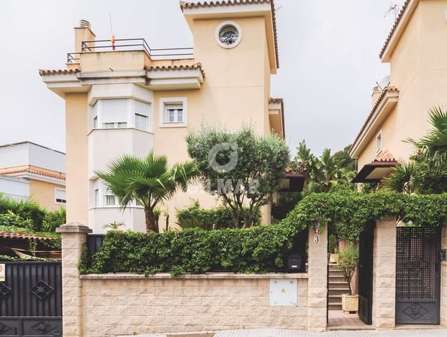 4 soverom Villa til salgs i Torremolinos med svømmebasseng garasje - € 1 300 000 (Ref: 9205853)