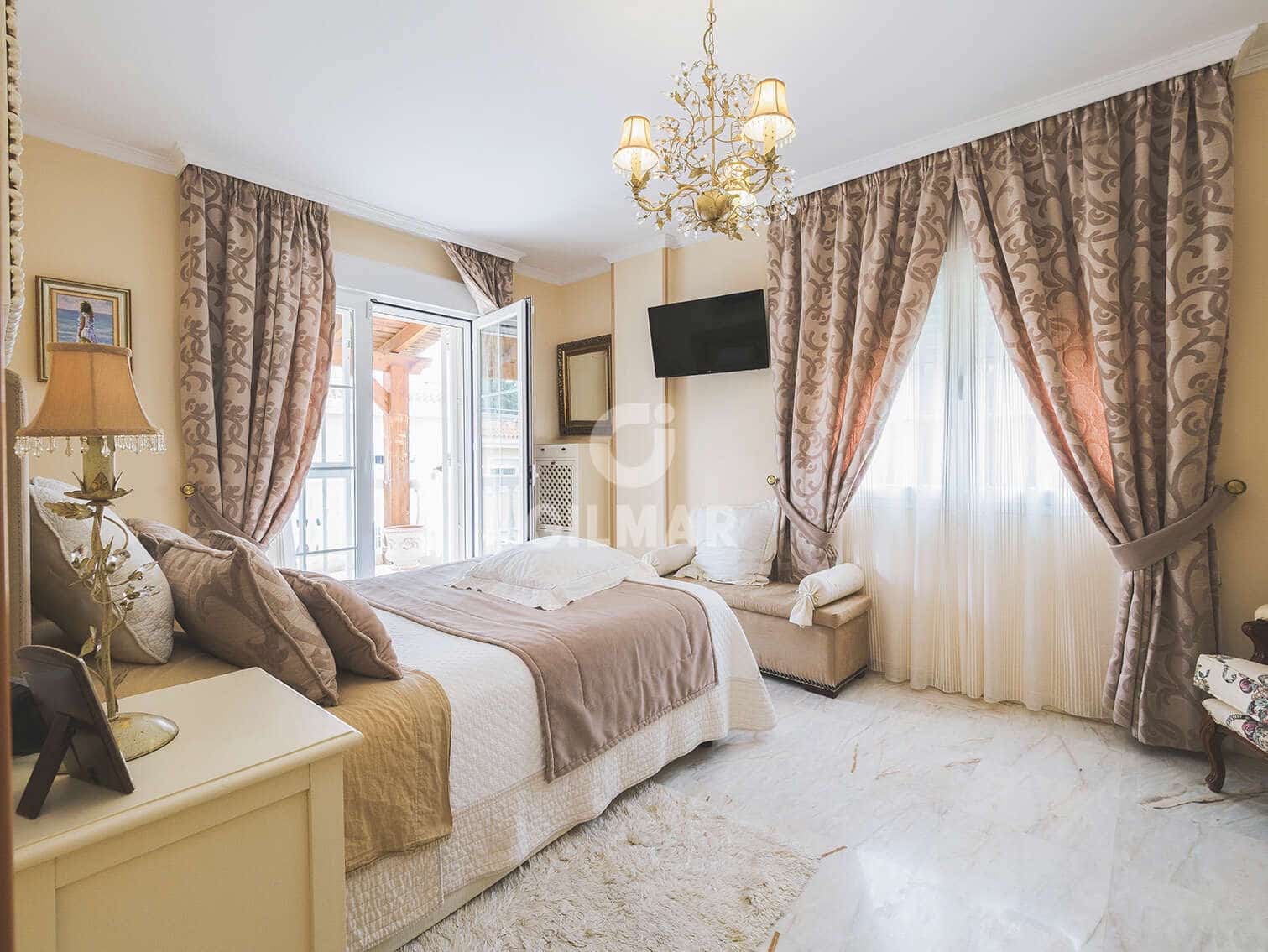 4 soveværelse Villa til salg i Torremolinos med swimmingpool garage - € 1.300.000 (Ref: 9205853)