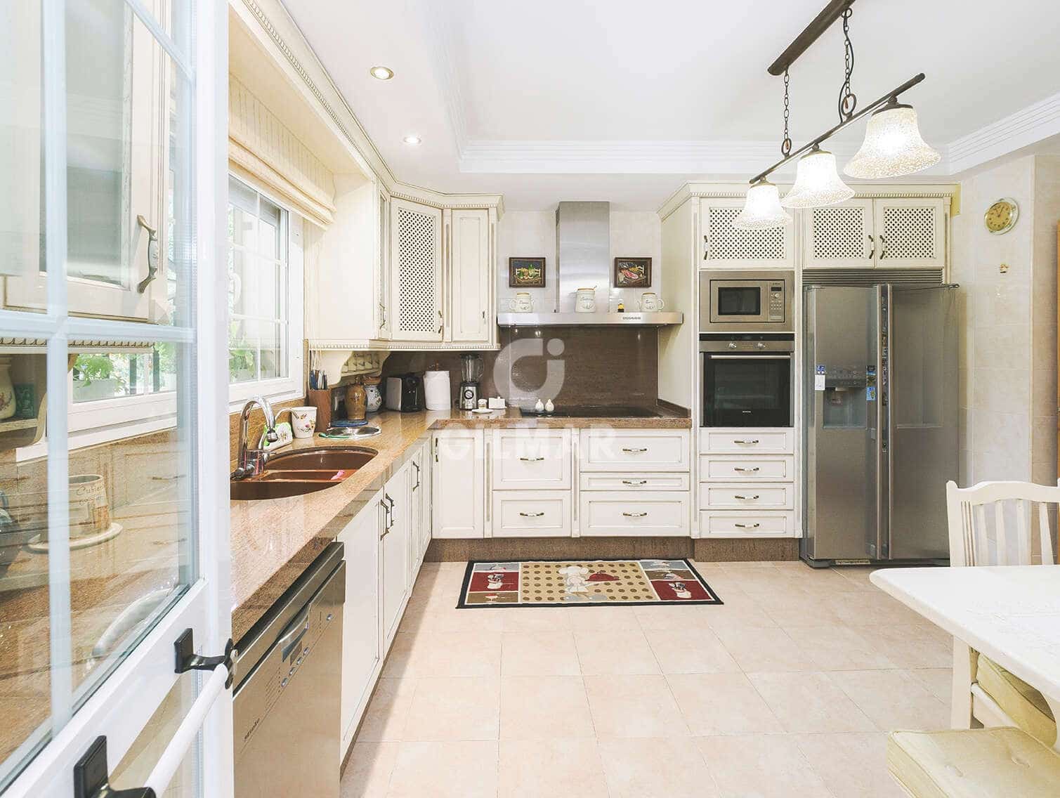 4 soveværelse Villa til salg i Torremolinos med swimmingpool garage - € 1.300.000 (Ref: 9205853)