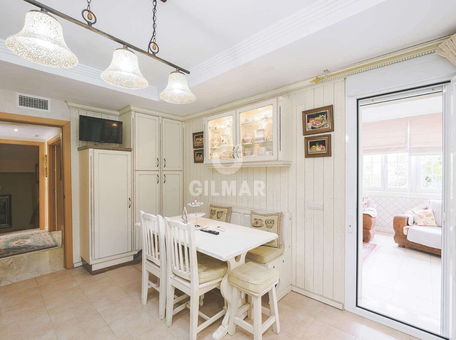 4 soveværelse Villa til salg i Torremolinos med swimmingpool garage - € 1.300.000 (Ref: 9205853)