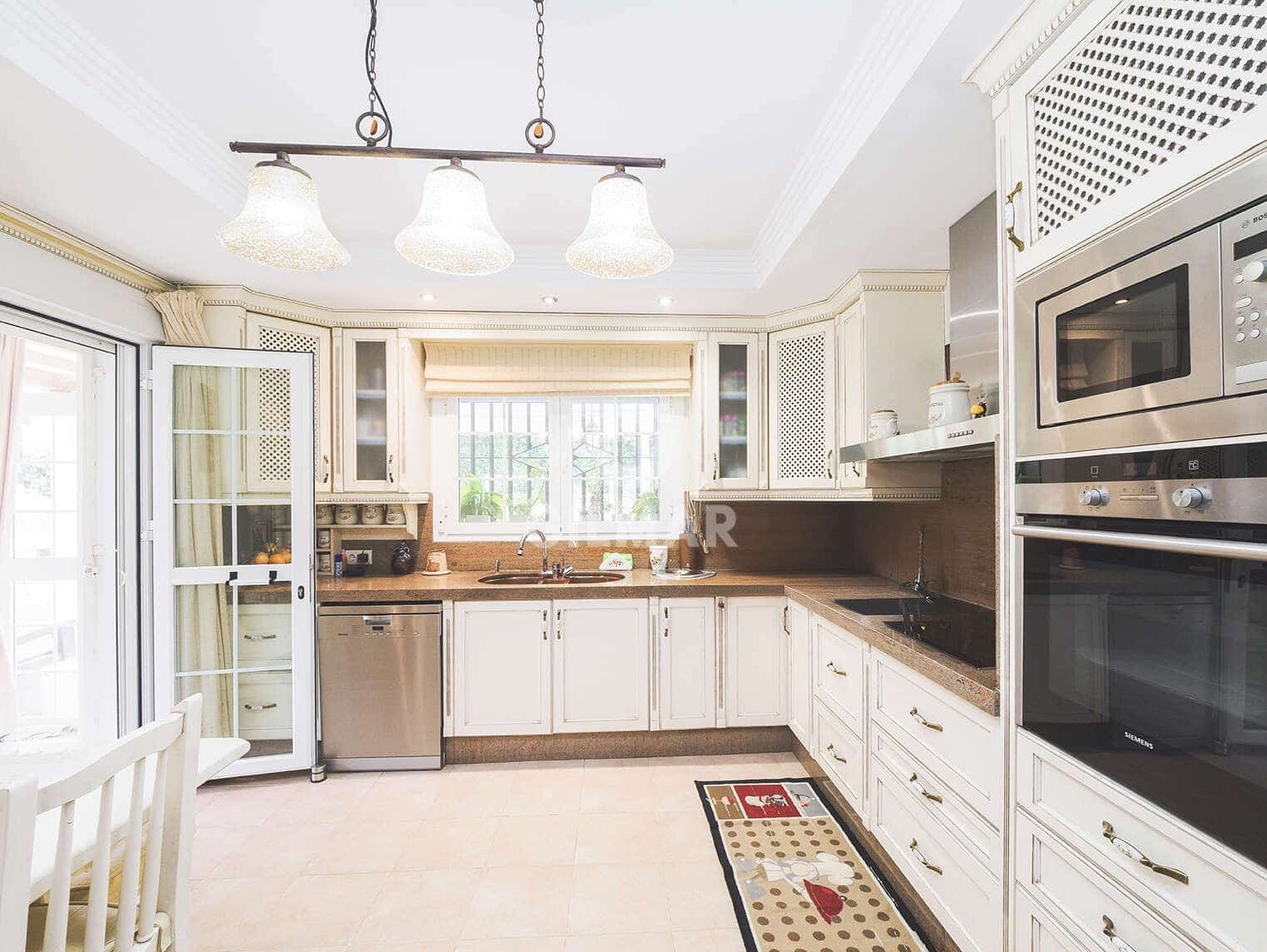 4 soveværelse Villa til salg i Torremolinos med swimmingpool garage - € 1.300.000 (Ref: 9205853)