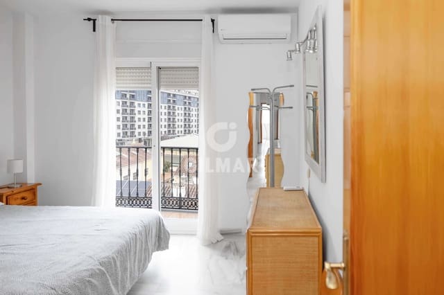 1 slaapkamer Penthouse te koop in Los Boliches , Fuengirola met zwembad - € 270.000 (Ref: 9205854)