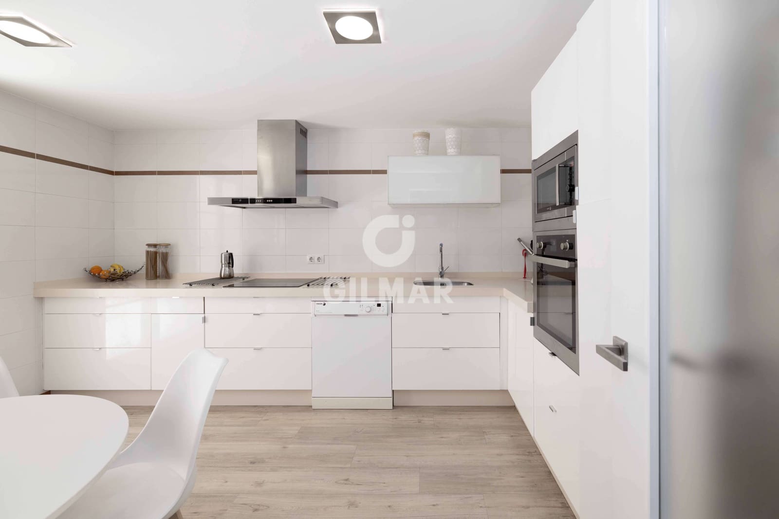 4 soveværelse Rækkehus til salg i Torremolinos med swimmingpool garage - € 679.000 (Ref: 9205855)