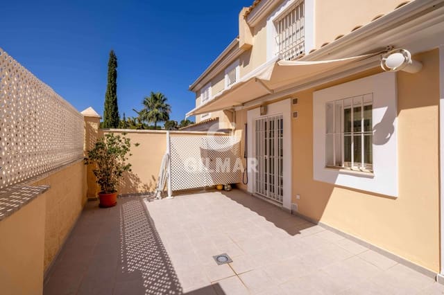 4 soveværelse Rækkehus til salg i Torremolinos med swimmingpool garage - € 679.000 (Ref: 9205855)