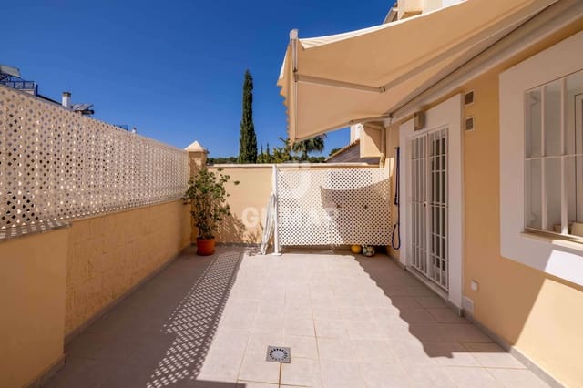 4 soveværelse Rækkehus til salg i Torremolinos med swimmingpool garage - € 679.000 (Ref: 9205855)