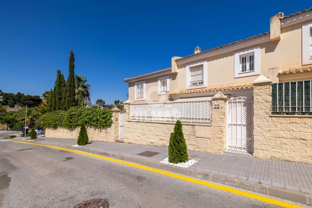 4 soveværelse Rækkehus til salg i Torremolinos med swimmingpool garage - € 679.000 (Ref: 9205855)