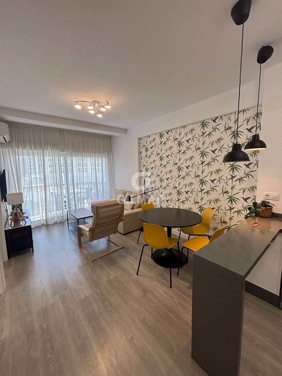 Piso de 2 habitaciones en Fuengirola en venta - 360.000 € (Ref: 9205860)