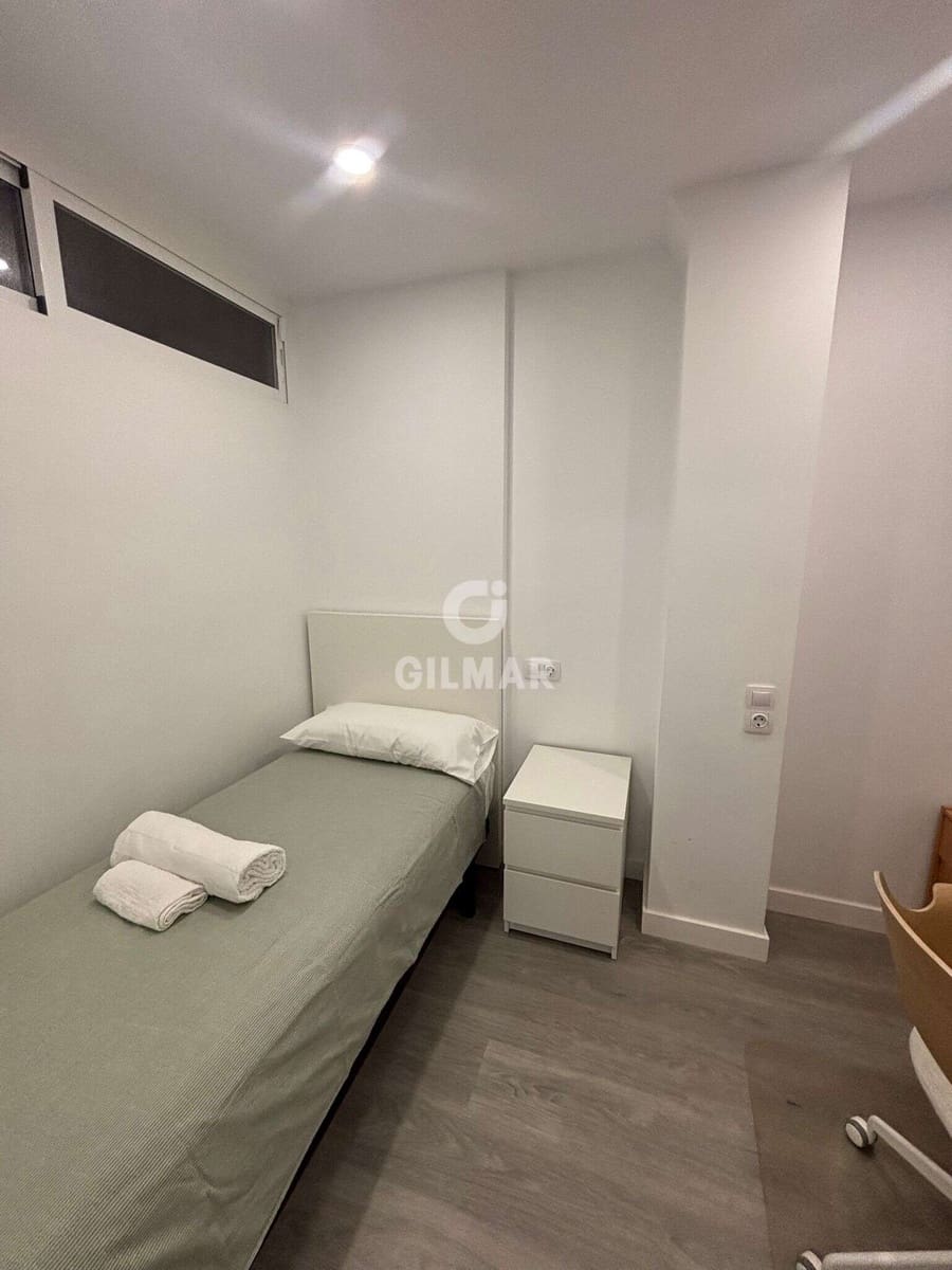 Piso de 2 habitaciones en Fuengirola en venta - 360.000 € (Ref: 9205860)