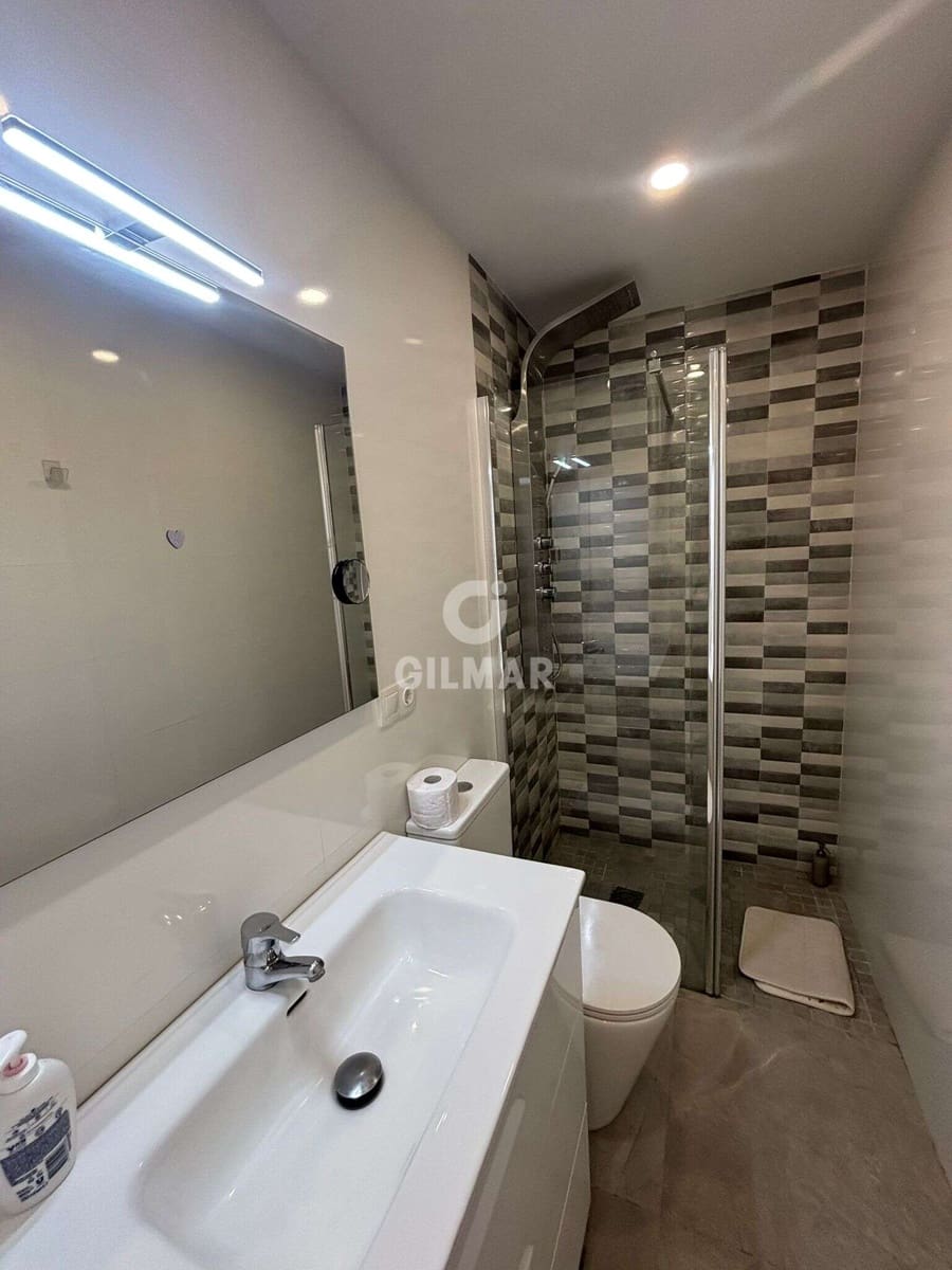 Piso de 2 habitaciones en Fuengirola en venta - 360.000 € (Ref: 9205860)