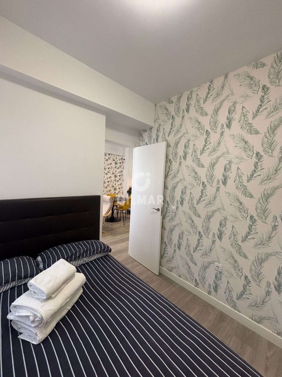 Piso de 2 habitaciones en Fuengirola en venta - 360.000 € (Ref: 9205860)