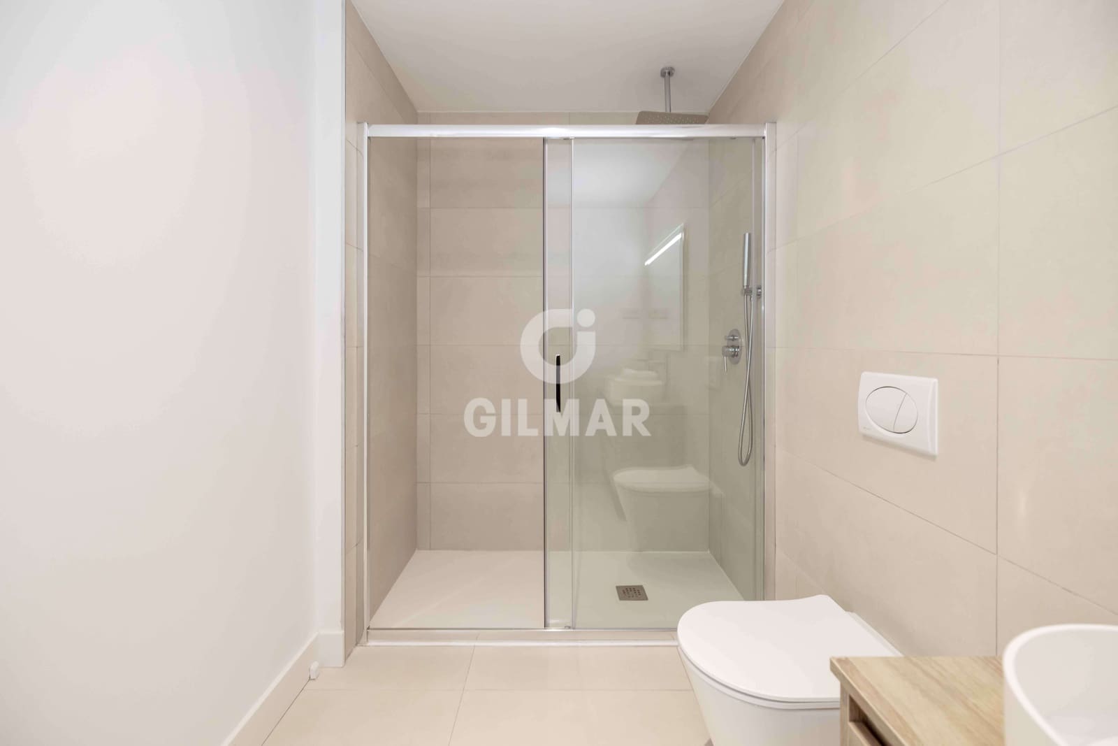 2 bedroom Flat for sale in Fuengirola with pool garage - € 649,000 (Ref: 9205862)