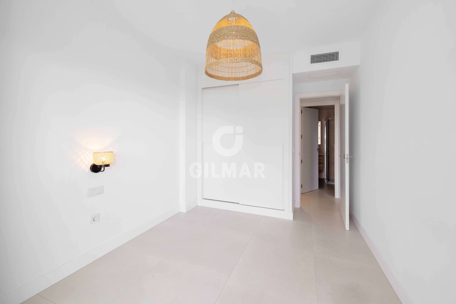 2 bedroom Flat for sale in Fuengirola with pool garage - € 649,000 (Ref: 9205862)