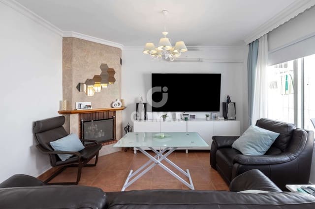 3 soveværelse Rækkehus til salg i Benalmadena Costa, Benalmádena med swimmingpool garage - € 466.500 (Ref: 9205866)