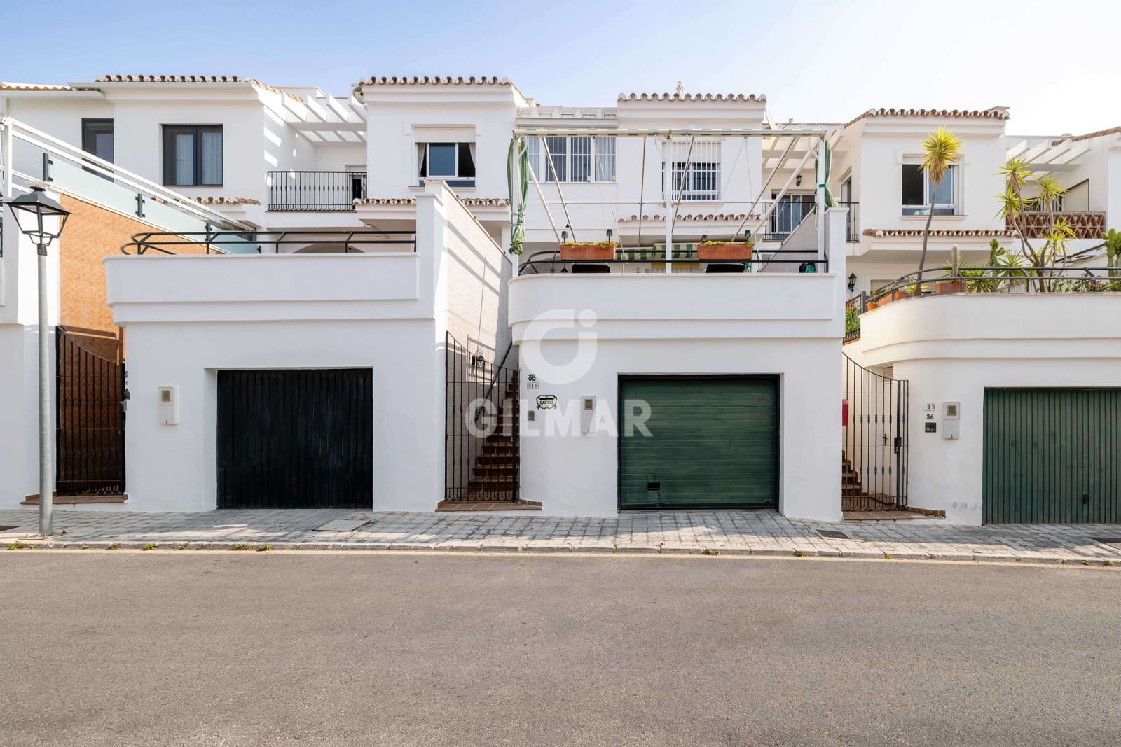 3 soverom Rekkehus til salgs i Benalmadena Costa med svømmebasseng garasje - € 466 500 (Ref: 9205866)