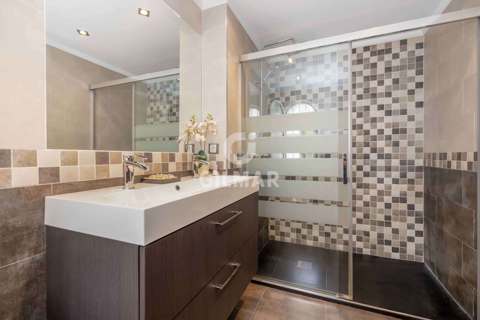 3 soverom Rekkehus til salgs i Benalmadena Costa med svømmebasseng garasje - € 466 500 (Ref: 9205866)