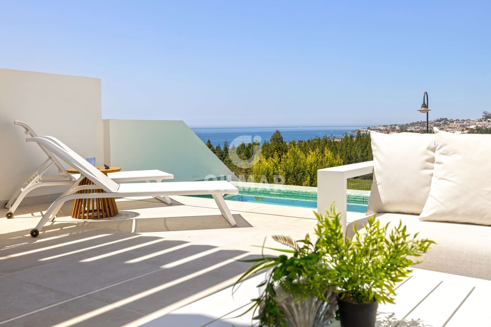 3 sypialnia Dom szeregowy na sprzedaż w El Faro z basenem garażem - 957 000 € (Ref: 9205876)