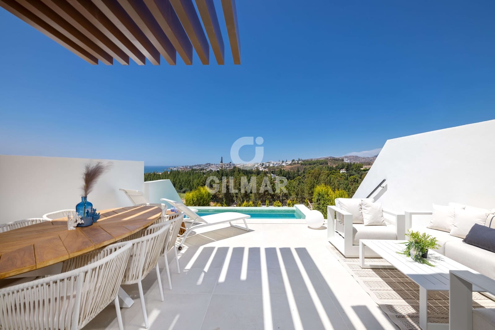 3 sypialnia Dom szeregowy na sprzedaż w El Faro z basenem garażem - 957 000 € (Ref: 9205876)