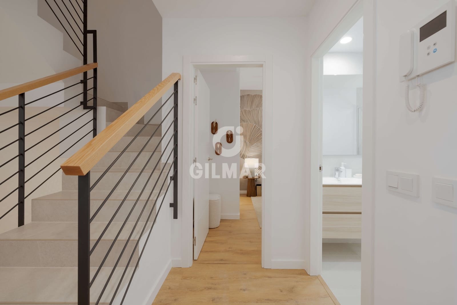 3 sypialnia Dom szeregowy na sprzedaż w El Faro z basenem garażem - 957 000 € (Ref: 9205876)