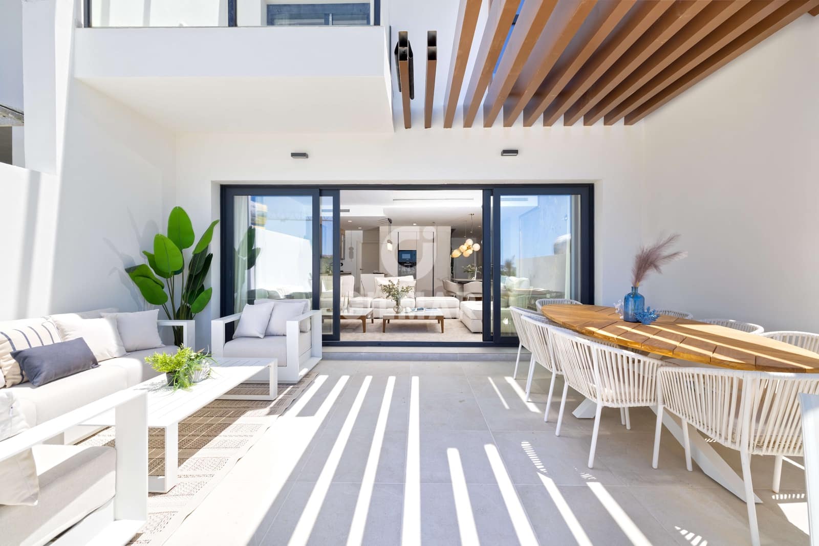 3 sypialnia Dom szeregowy na sprzedaż w El Faro z basenem garażem - 957 000 € (Ref: 9205876)